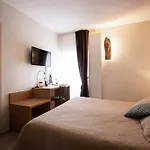 Hotel Logis Restaurant De La Poste Et La Grange Detente, Espace Bien-etre Châteauneuf-de-Randon