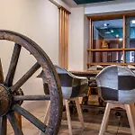 호텔 Logis Restaurant De La Poste Et La Grange Detente, Espace Bien-etre Châteauneuf-de-Randon