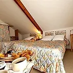 Logis Restaurant De La Poste Et La Grange Detente, Espace Bien-etre 3* Châteauneuf-de-Randon