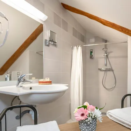 Hotel Restaurant De La Poste Et La Grange Détente, Espace Bien-être Châteauneuf-de-Randon