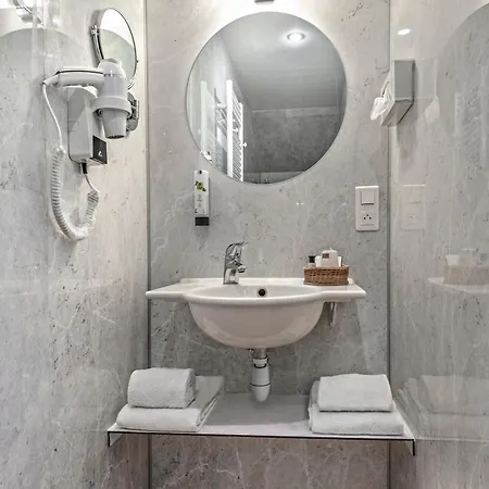 Restaurant De La Poste Et La Grange Détente, Espace Bien-être Hotel Châteauneuf-de-Randon