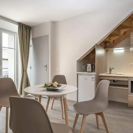 Logis Restaurant De La Poste Et La Grange Detente, Espace Bien-etre Châteauneuf-de-Randon