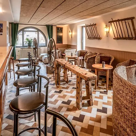 Logis Restaurant De La Poste Et La Grange Detente, Espace Bien-etre 3*