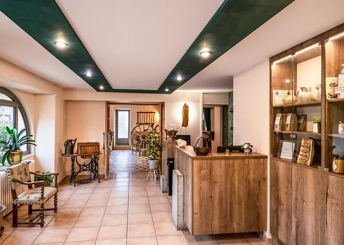 Logis Restaurant De La Poste Et La Grange Detente, Espace Bien-etre 3* Chateauneuf-de-Randon