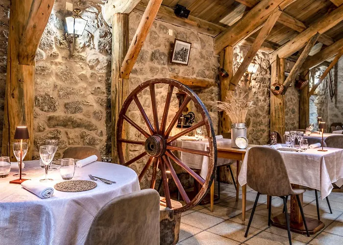 Logis Restaurant De La Poste Et La Grange Detente, Espace Bien-etre Hotel 3*